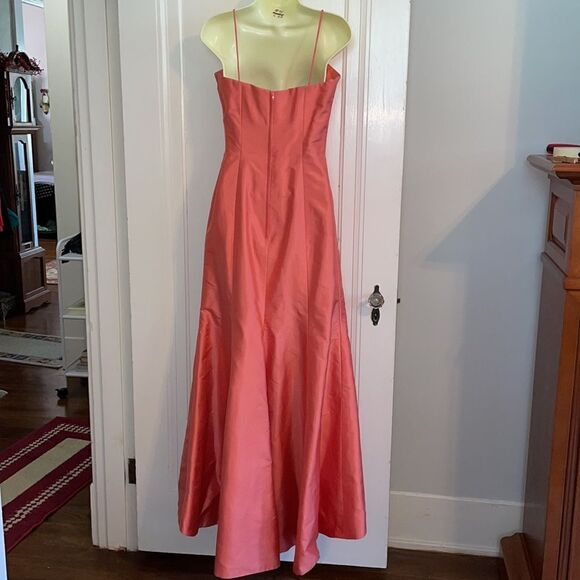 Marisa Baratelli salmon pink Thai silk party or prom dress with matching jacket - Picture 9 of 14